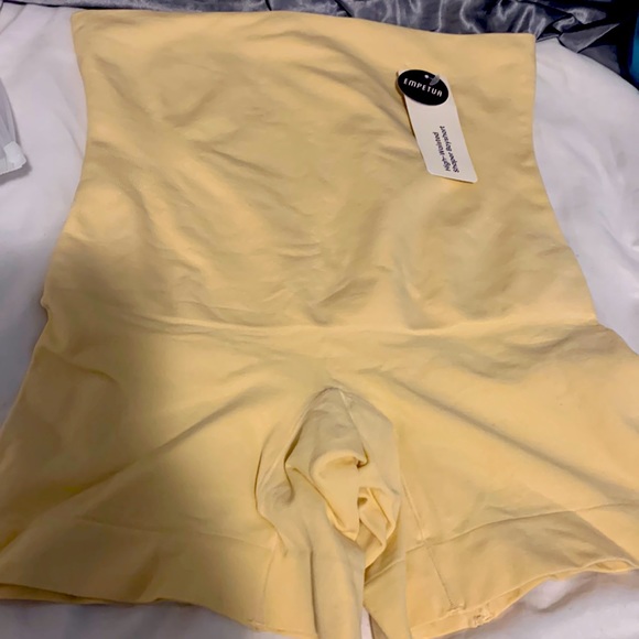 BNWT Shapermint Empetua® All Day Every Day High-Waisted Shaper Shorts Small - Picture 1 of 6